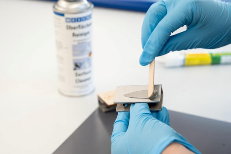 Uniwersalny klej do zastosowań DIY