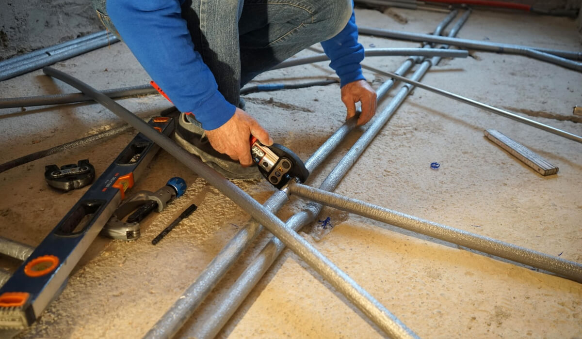 Dobre praktyki przy montażu rur zaciskowych