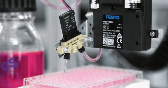 Precyzyjne dozowanie komórek z zystemami Festo