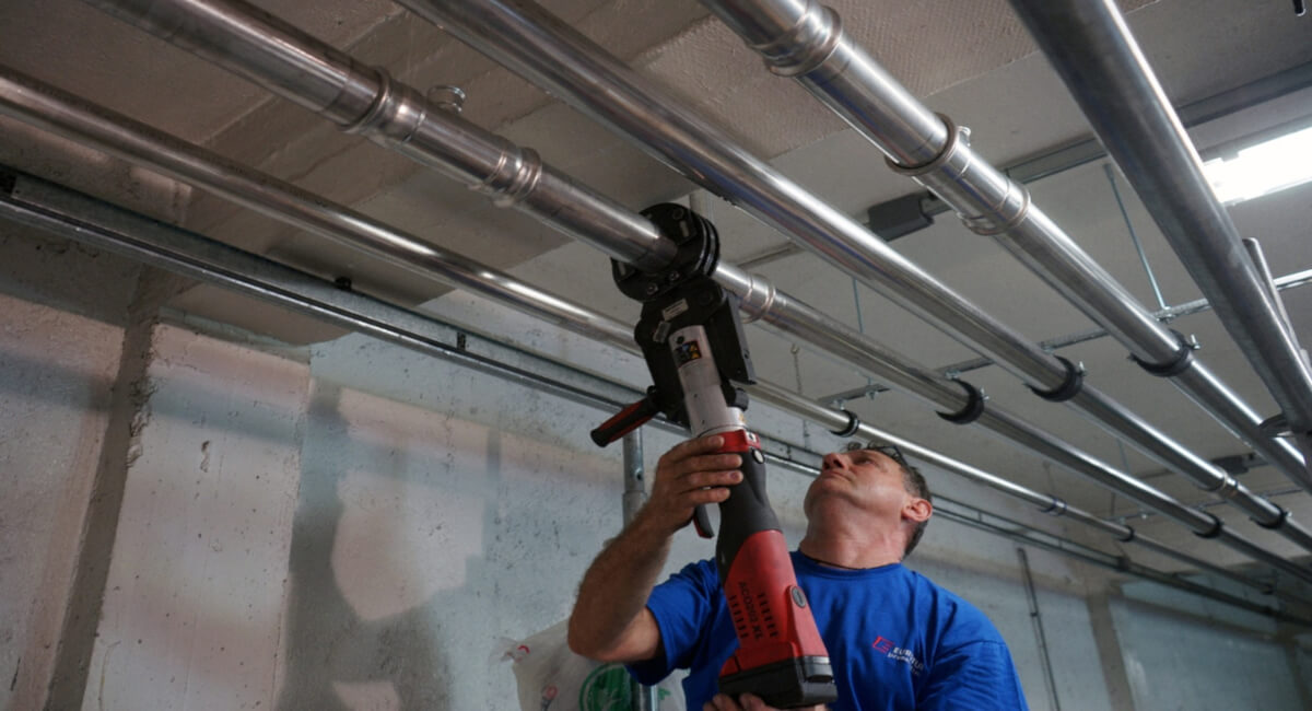 Effebi Press - niezawodne łączenie rurociągów ze stali nierdzewnej