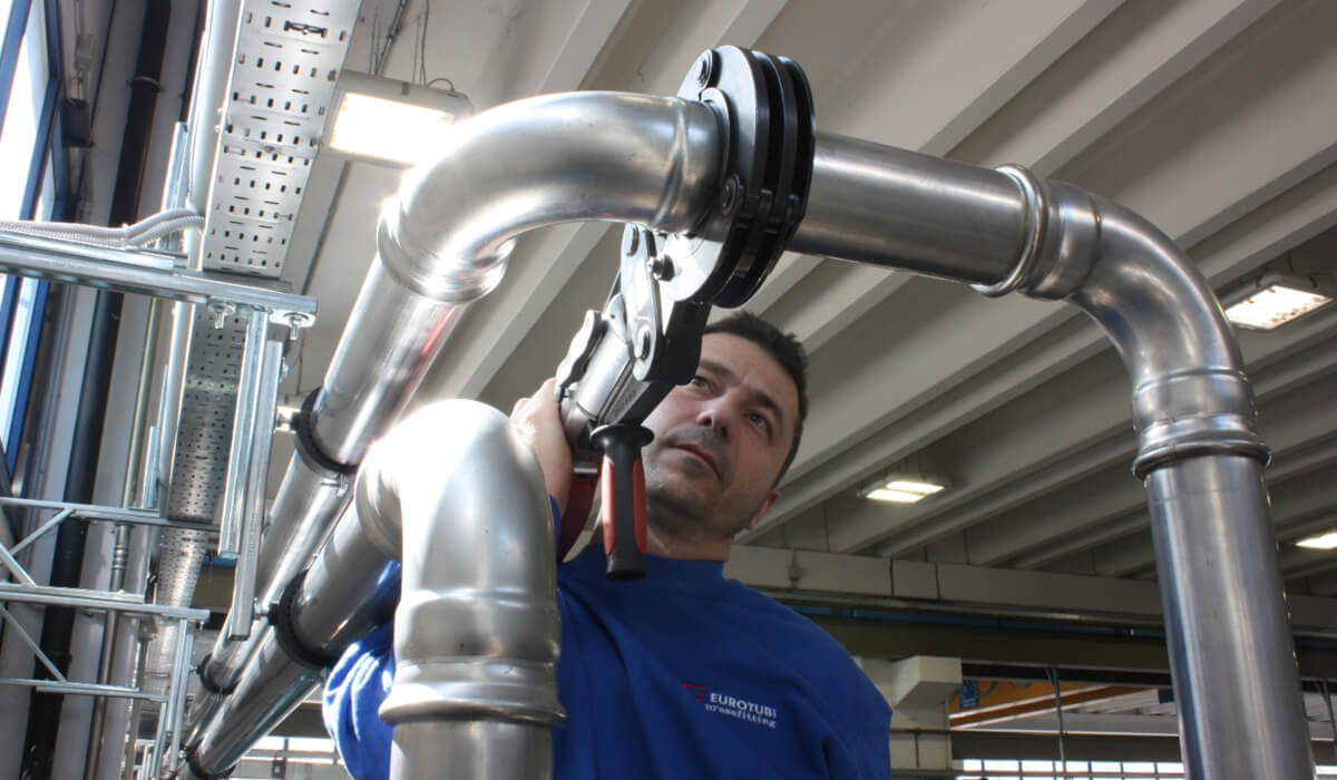 Elementy systemu Effebi-Press wykonane z różnych materiałów