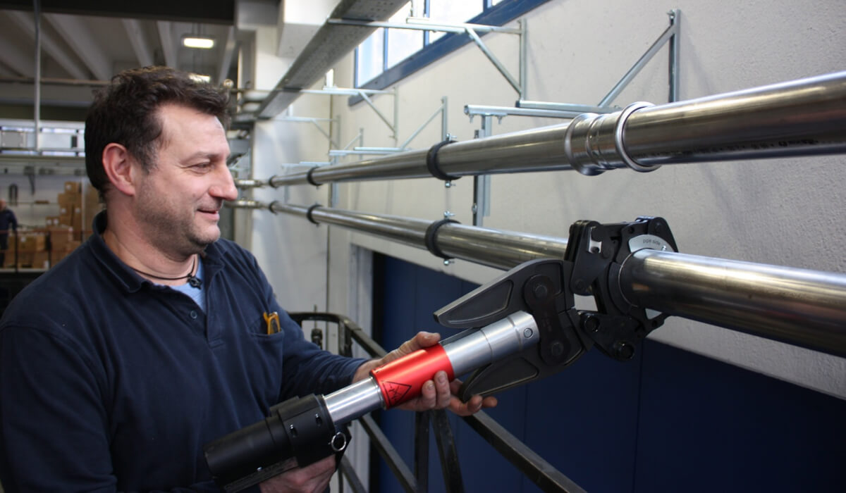 Proces zaprasowywania złączki Effebi Press