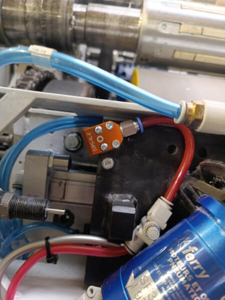 Likwidacja zapylenia - dysze odmuchowe DJPN i DJPS Zastosowanie dysz odmuchowych o przepływie laminarnym w celu likwidacji zapylenia na linii produkcyjnej