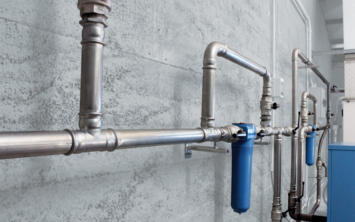 Instalacja z rur Effebi-Press w systemie grzewczym - Odporność na wysokie temperatury Instalacja systemu Effebi-Press w systemie grzewczym, pokazująca odporność na wysokie temperatury i niezawodność połączeń