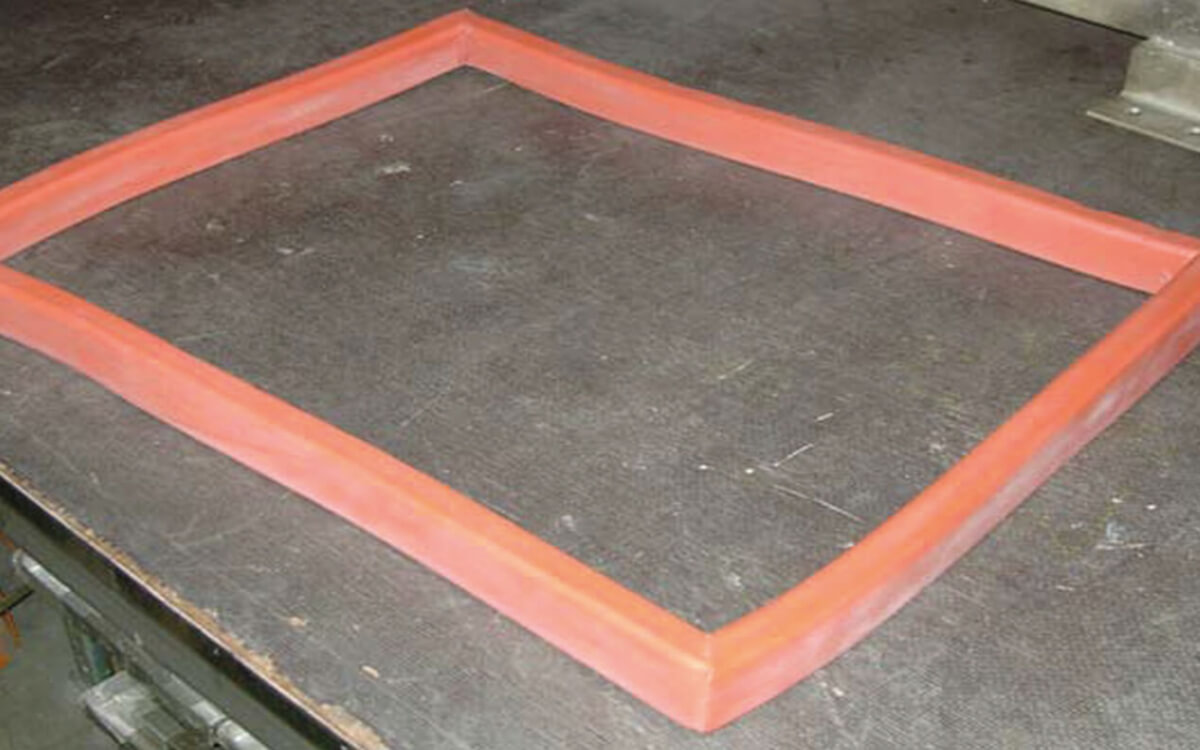 Czynniki doboru kleju: elastyczność, odporność na temperaturę, chemikalia