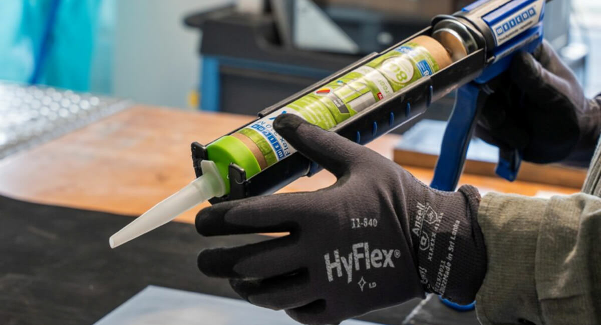 Klej montażowy WEICON - wszechstronny klej w zrównoważonym opakowaniu