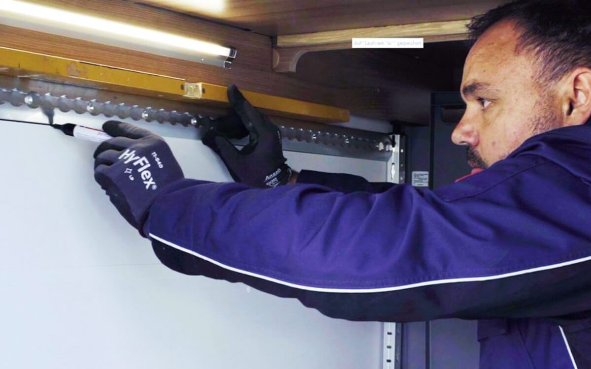 Klej WEICON Adhesive Spray Extra Strong