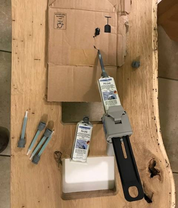 Klejenie klejem Easy-Mix PU-240 ubytków w drewnie dębowym ramy zdjęciowej DIY Wypełnianie ubytków w dębowej desce klejem