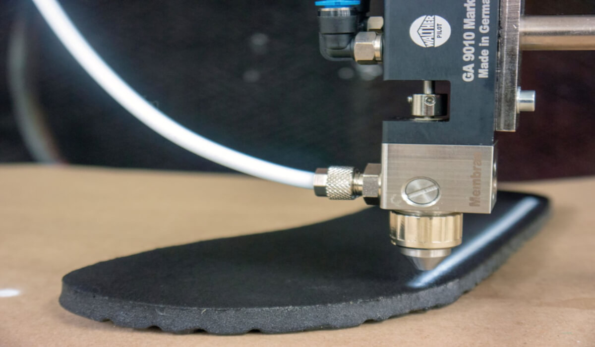 Regularna kontrola szczelności węży i złączek zapobiegająca nieplanowanym postojom i stratom energii