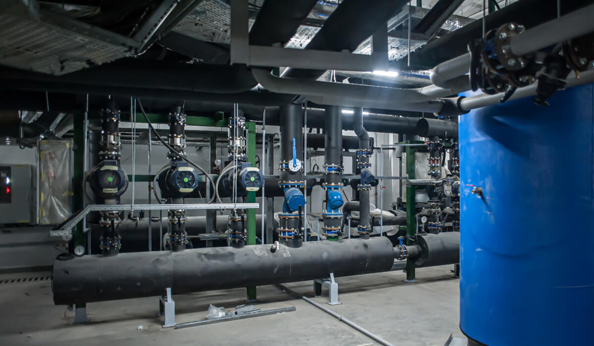 Zespół napędów pneumatycznych sterujących dopływem powietrza do palników w kotłowni gazowej