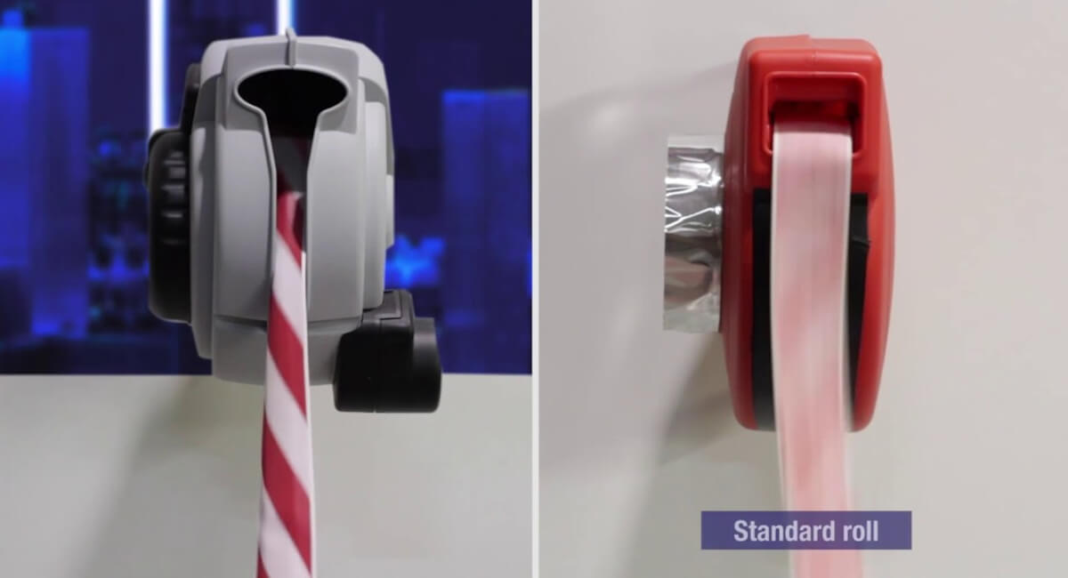 Taśma Mavel rozciągnięta w poprzek korytarza magazynowego, blokująca dostęp do strefy zagrożenia