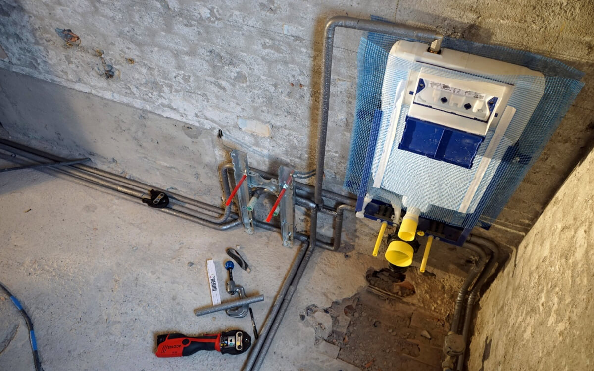 Narzędzia do zaciskania Effebi-Press - Montaż rur bez spawania Narzędzia do zaciskania systemu Effebi-Press, umożliwiające montaż rur bez konieczności spawania