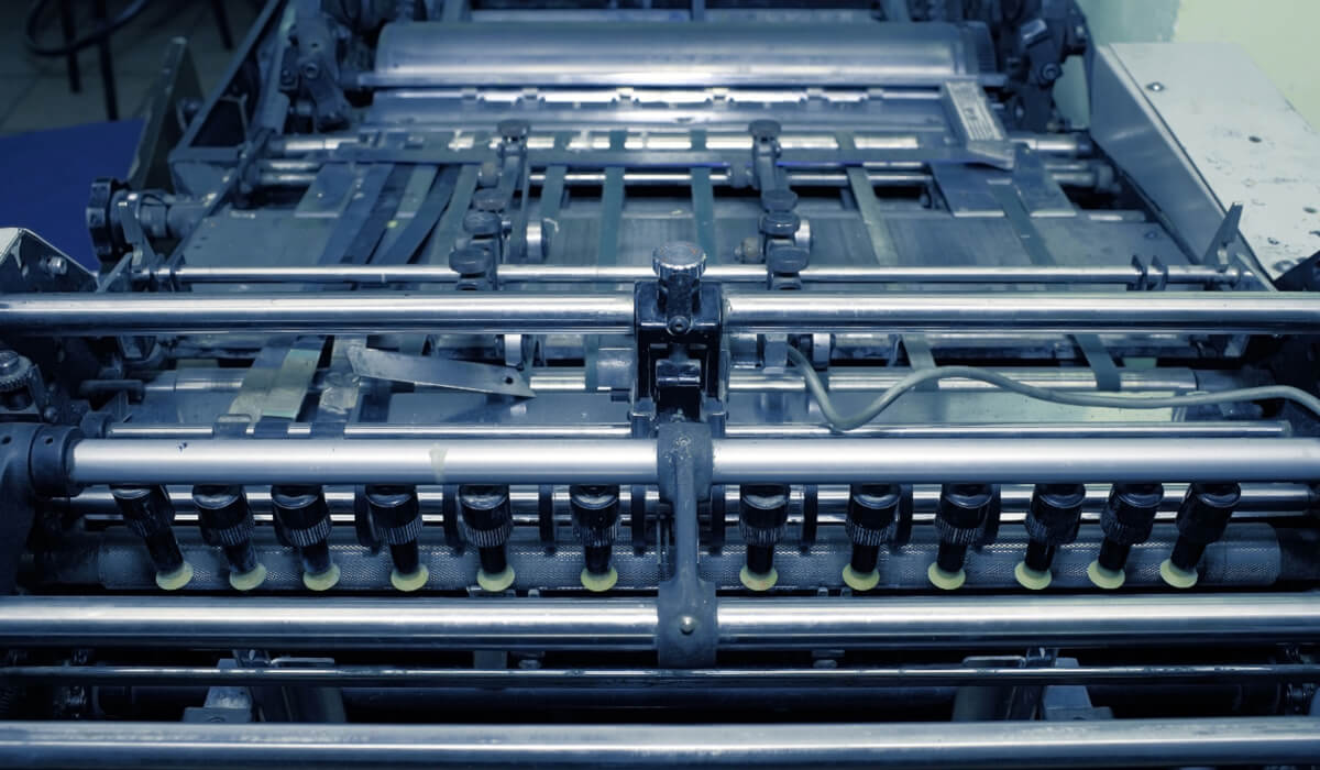 Odmuch resztek papieru i usuwanie pyłu po cięciu/sztancowaniu