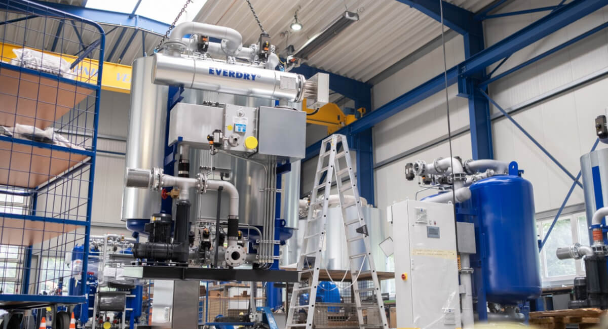 Urządzenie dbające o suchość powietrza w spawalni, eliminujące problem wody w przewodach