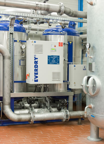 System osuszania sprężonego powietrza Osuszacz chłodniczy DRYPOINT RA oraz adsorpcyjny EVERDRY regulujące równanie Pecleta w systemach osuszania