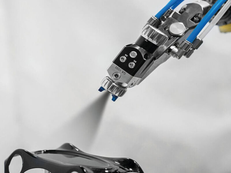 Pistolet lakierniczy WIWA Professional 410.17 używany w środowisku przemysłowym