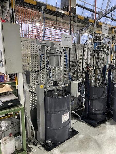 Wytrzymałe pompy tłokowe SAMOA w przemyśle motoryzacyjnym