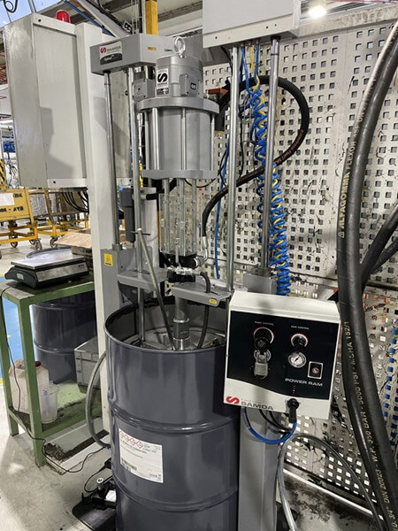 Pompy tłokowe SAMOA w przemyśle automotive, dostosowane do specyficznych wymagań produkcji układów kierowniczych