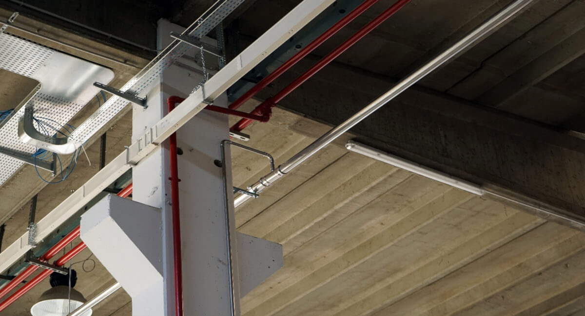 Porównanie stali nierdzewnej i szlachetnej