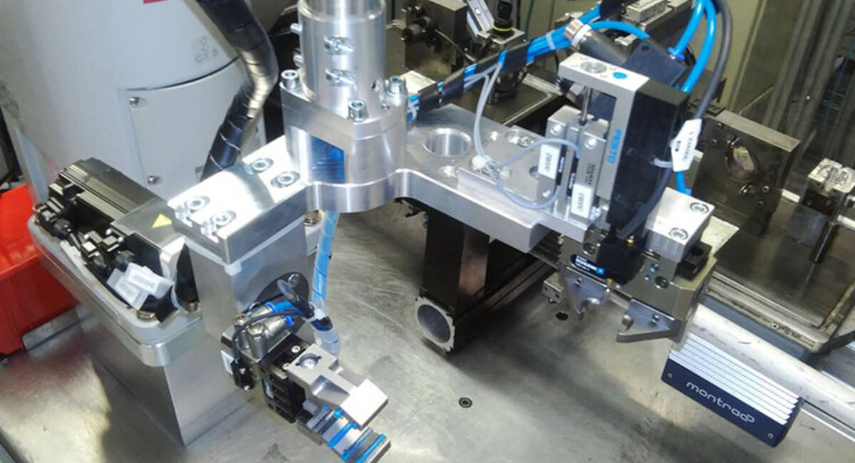 Precyzyjne oczyszczanie SMT - usuwanie drobinek kurzu bez ładunków elektrostatycznych