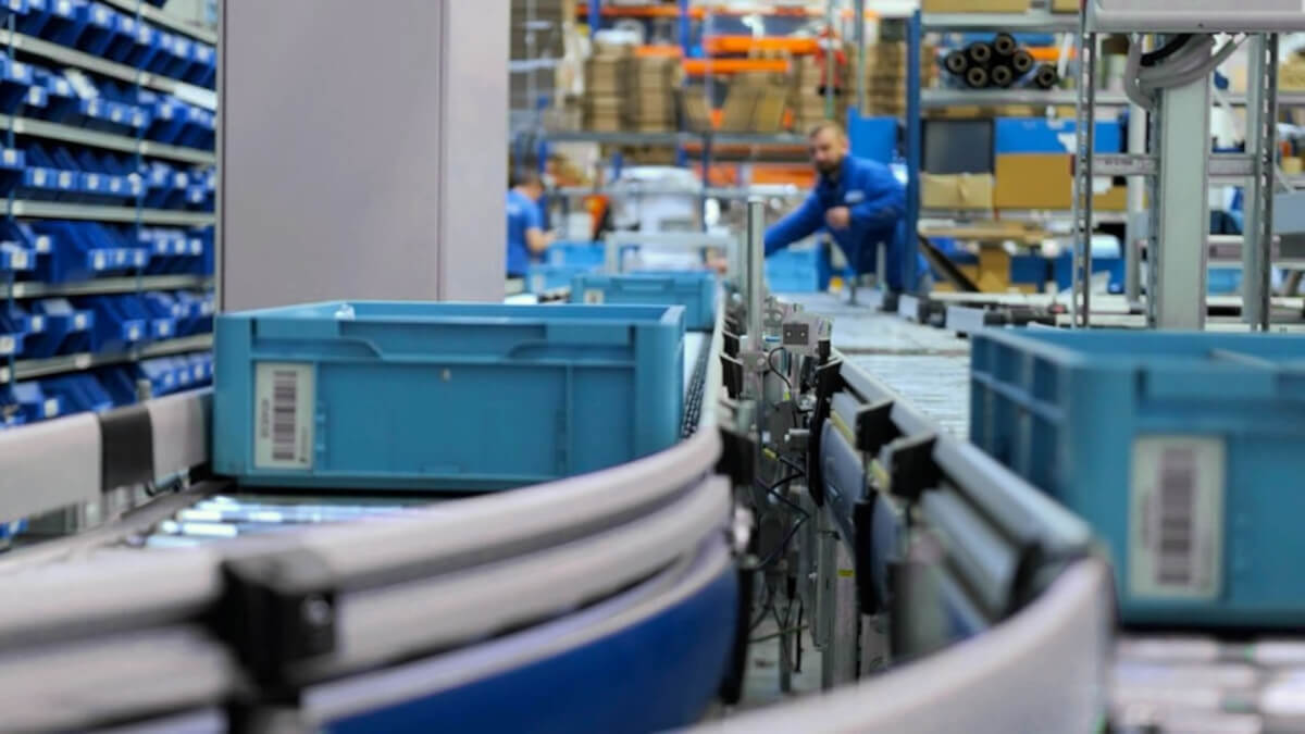 Stanowisko montażowe wdrożone w systemie productive maintenance, zredukowane straty awaryjne i przestoje maszynowe