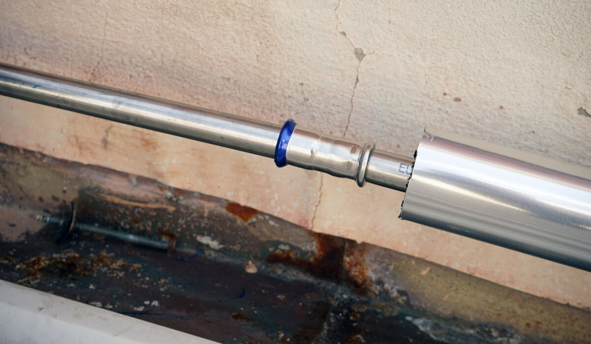 Effebi Press w przemyśle chemicznym: uszczelki FKM i odporność na korozję