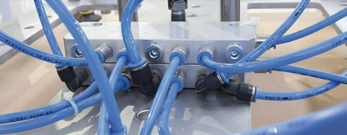 Przewody przemysłowe wysokiej jakości, zapewniające niezawodność i trwałość w ciężkich warunkach