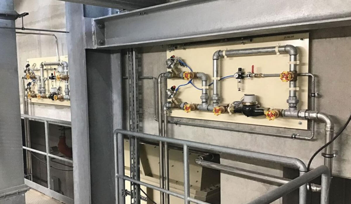 Złączki przelotowe i redukcyjne w instalacji pneumatycznej Proste złącza służące do łączenia lub zmiany średnicy elastycznych przewodów