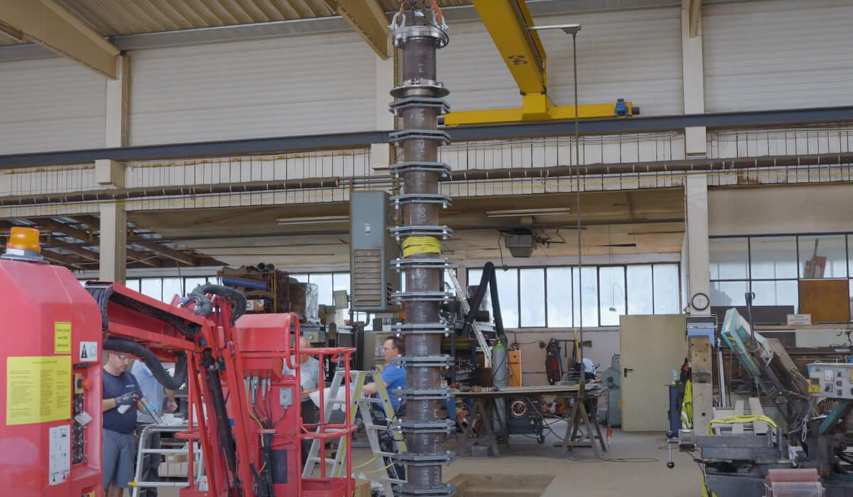 Wał wirnika przed i po regeneracji z użyciem WEICON WR