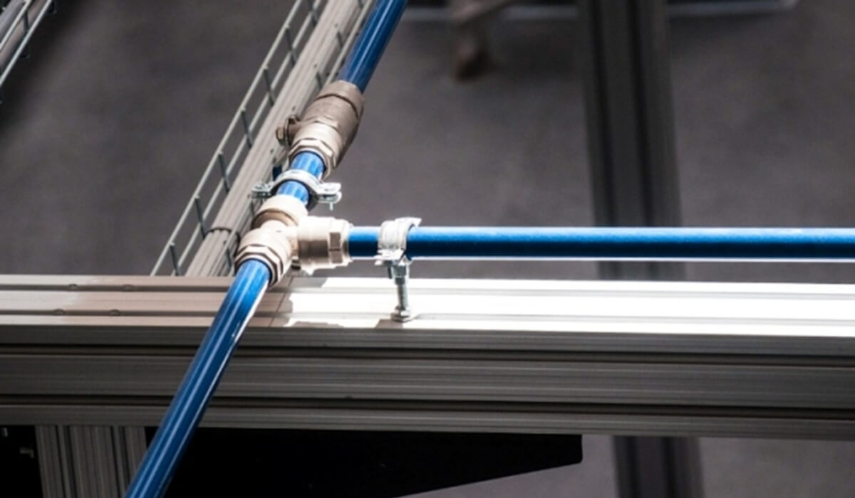 Różne przekroje rur aluminiowych Aignep stosowanych do budowy magistral i odejść