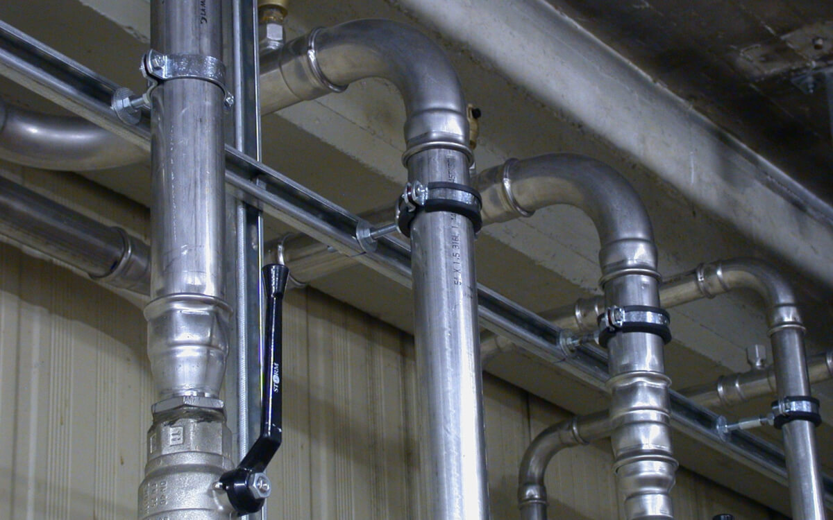 Rury ze stali kwasoodpornej AISI 316 - Przemysł chemiczny i morski Rury ze stali kwasoodpornej AISI 316, używane w przemyśle chemicznym i morskim, odporne na kwasy i chlorki