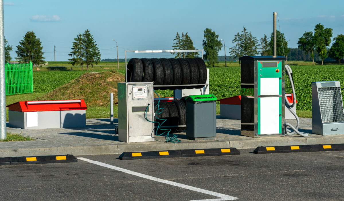 Narzędzia pneumatyczne na stacji benzynowej