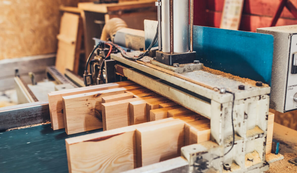 Napęd pneumatyczny wahliwy sterujący pozycją przepustnicy