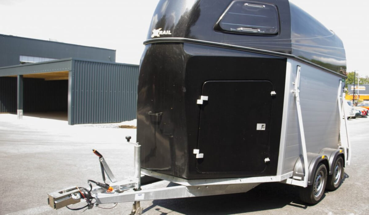 Siłownik pneumatyczny do automatycznego otwierania okien i klap Napęd pneumatyczny sterujący wentylacją w boksie w celu usuwania amoniaku i wilgoci