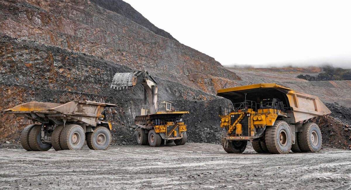 Ciężarówka górnicza wyposażona w system smarowania Nex-U