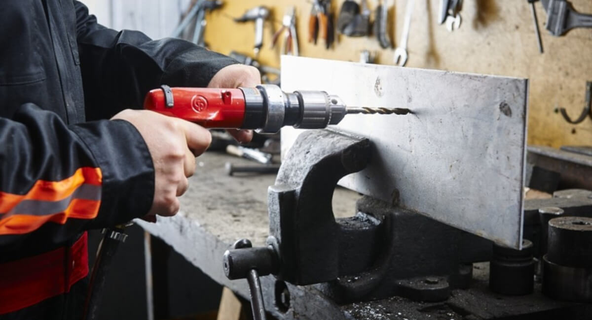 Sprzęt do spawalni - pneumatyczne wiercenie otworów