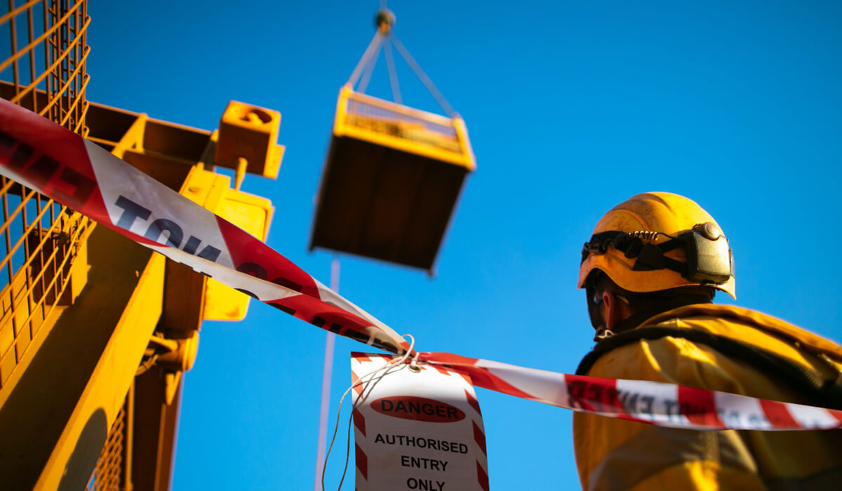 System LOTO (Lockout-Tagout) Integracja zwijacza taśmy jako element zabezpieczenia maszyny