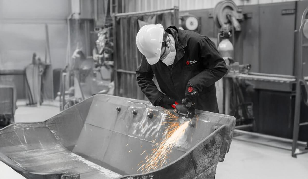 Koszty eksploatacji szlifierki pneumatycznej oraz elektrycznej Koszty związane z używaniem szlifierek elektrycznych i pneumatycznych