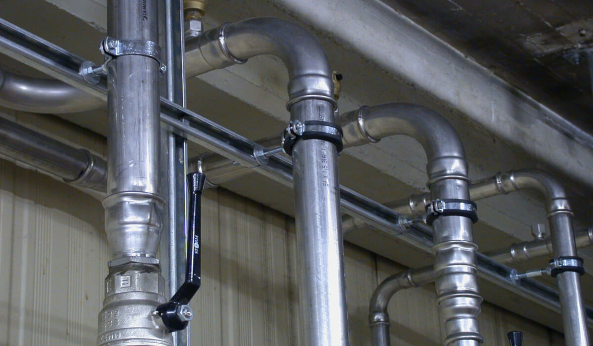 Porównanie materiałów rur stosowanych w ppoż