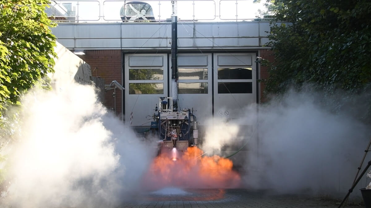 Studenci WARR Rocketry pracujący nad projektem rakiety sondującej Nixus WARR Rocketry Projekt Nixus: studenci tworzą rakietę sondującą