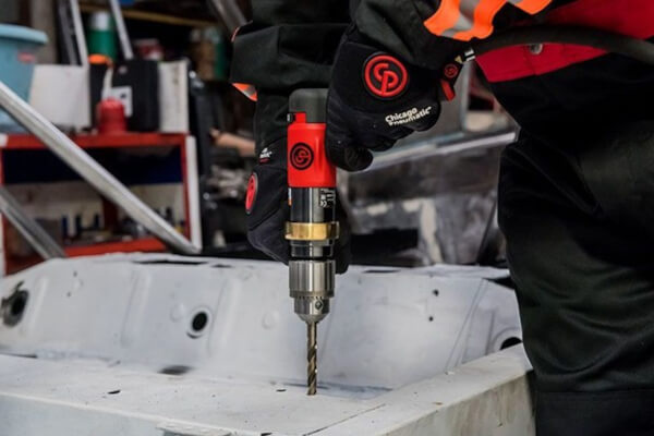 Mocna wkrętarka pneumatyczna pistoletowa do montażu elementów karoserii samochodowej Wkrętarka pneumatyczna - model pistoletowy