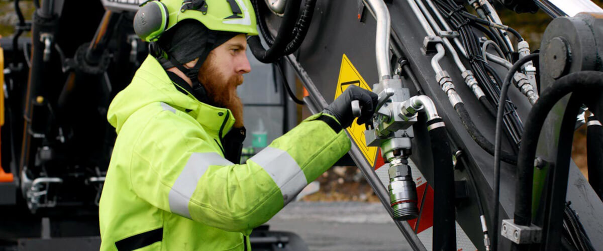 Wycieki oleju hydraulicznego - zagrożenie ekologiczne i bezpieczeństwa