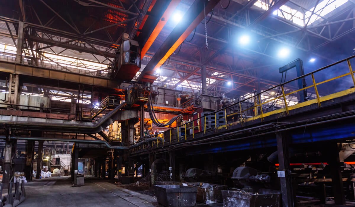 Pneumatyka do środowisk wrogich Zestawienie komponentów wykonanych ze stali nierdzewnej lub mosiądzu niklowanego do środowisk wrogich