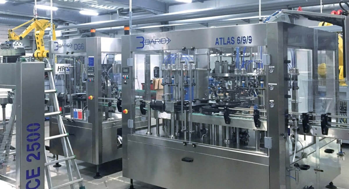 Nowoczesna prasa pneumatyczna z elastyczną membraną do tłoczenia moszczu w winiarni