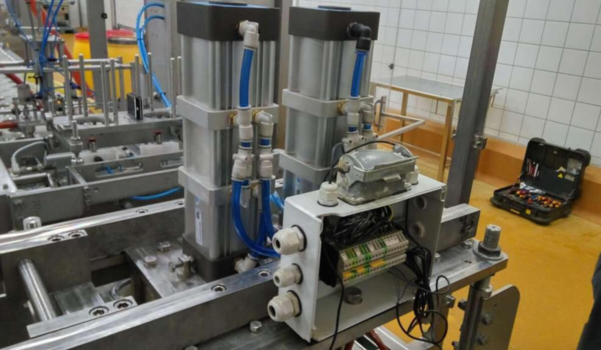 Równanie przemiany politropowej Wzór przemiany politropowej pV^n=const w termodynamice gazów