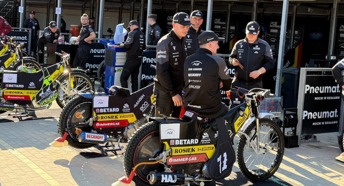 Profesjonalne zaplecze serwisowe zespołu żużlowego