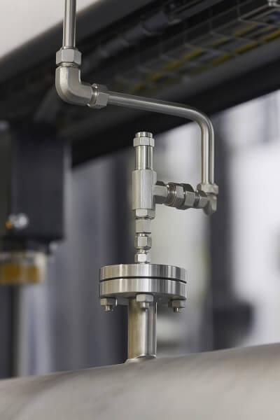 Zawór bezpieczeństwa Goetze Seria 652 - ochrona dopływu wody do elektrolizera (brąz)