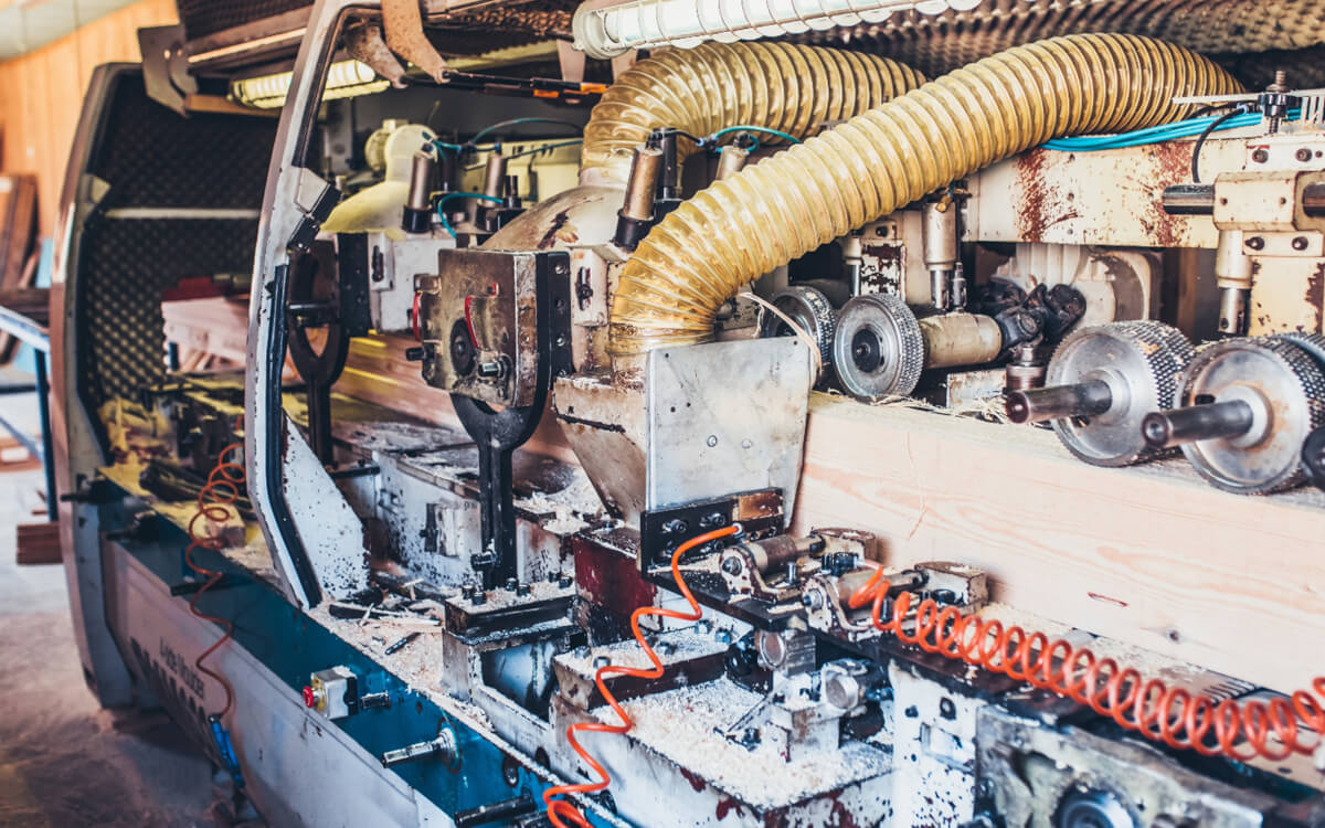 Wytrzymałe złączki wtykowe i trójniki łączące osprzęt pneumatyczny w trudnym środowisku