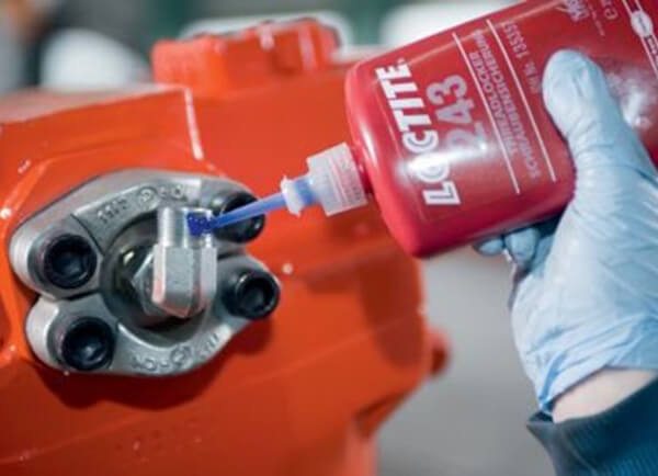 Chemia techniczna Loctite dla serwisu maszyn Smary techniczne i preparaty antykorozyjne z oficjalnej oferty loctite.pl używane do konserwacji parku maszynowego