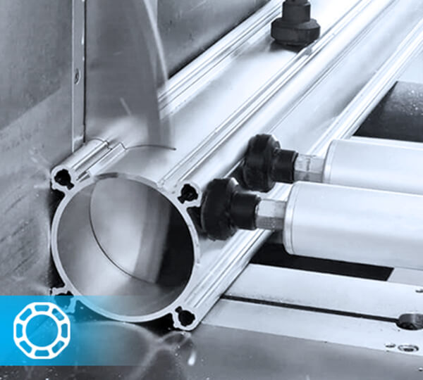 Aluminiowe profile konstrukcyjne siłowników Univer zapewniające sztywność i możliwość montażu czujników